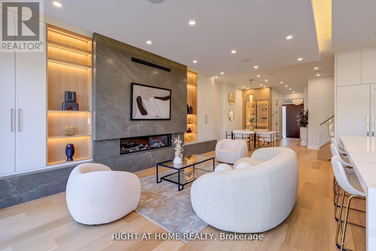 100 Glenvale Boulevard, Toronto (leaside), Ontario