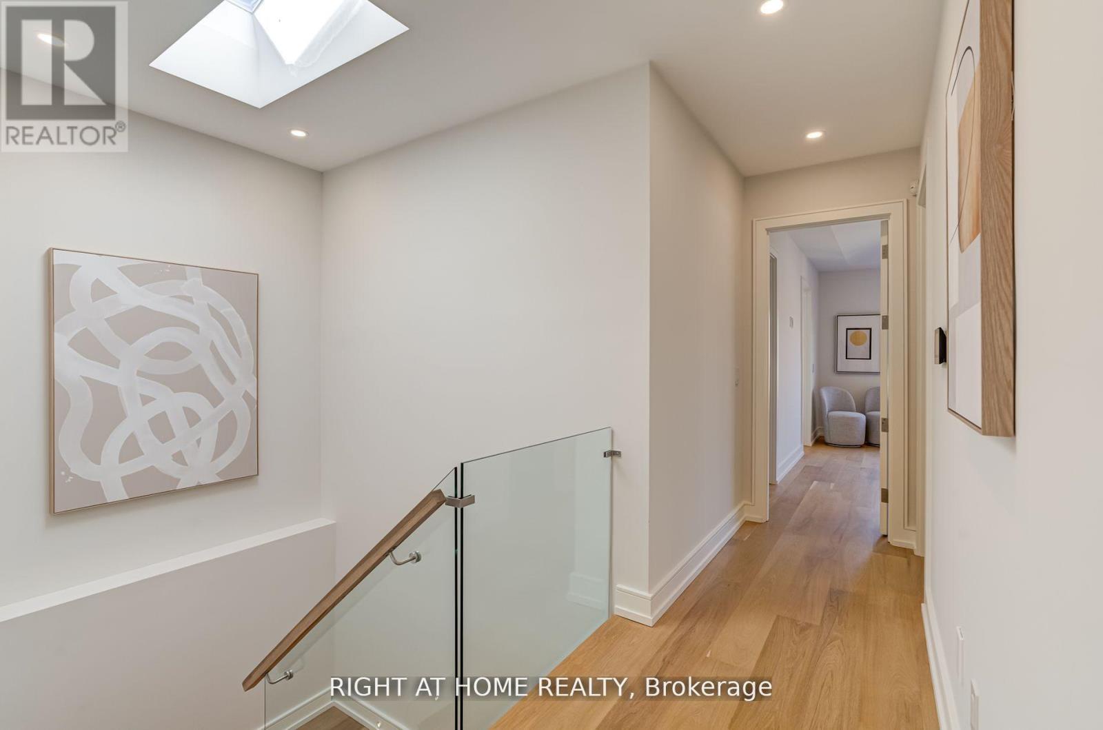 100 Glenvale Boulevard, Toronto (leaside), Ontario