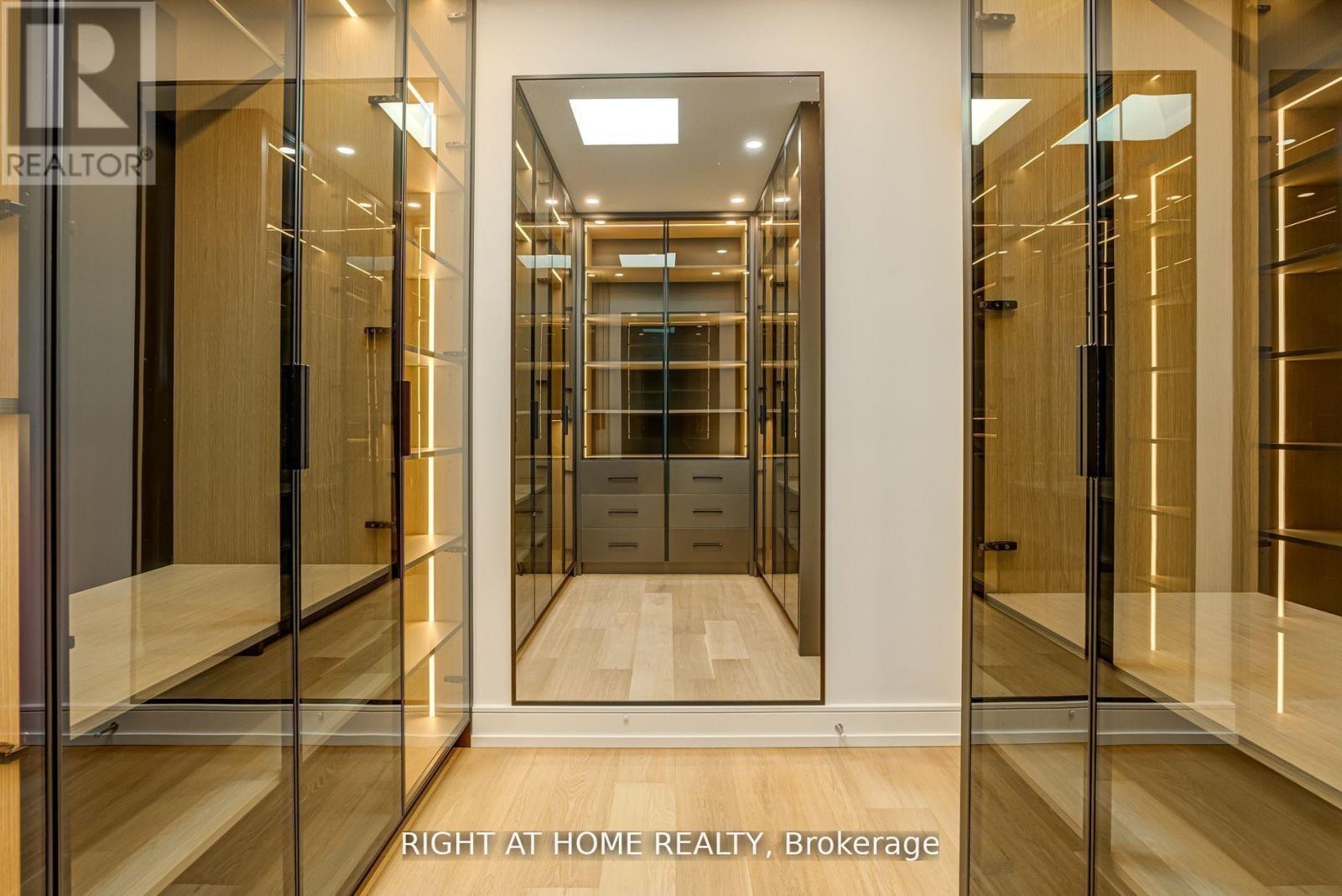 100 Glenvale Boulevard, Toronto (leaside), Ontario