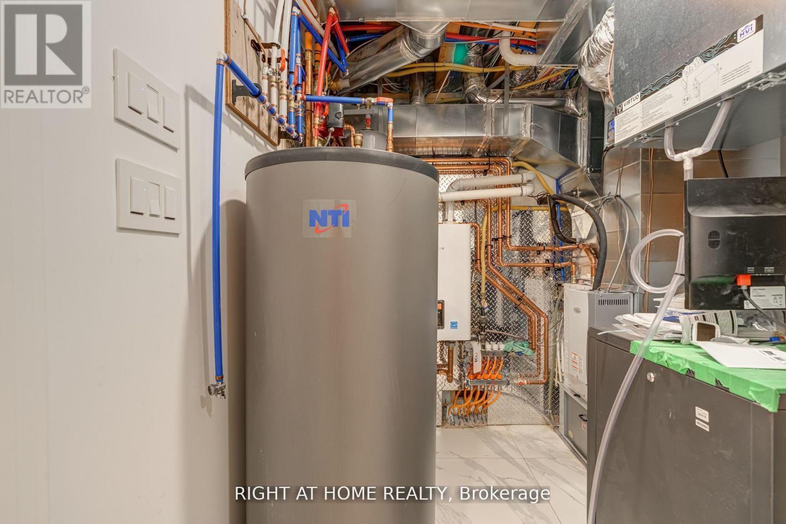 100 Glenvale Boulevard, Toronto (leaside), Ontario