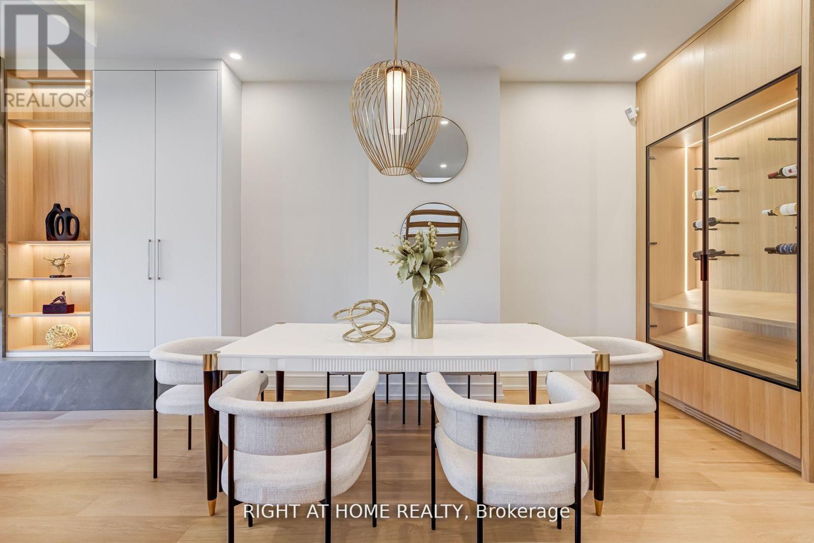 100 Glenvale Boulevard, Toronto (leaside), Ontario