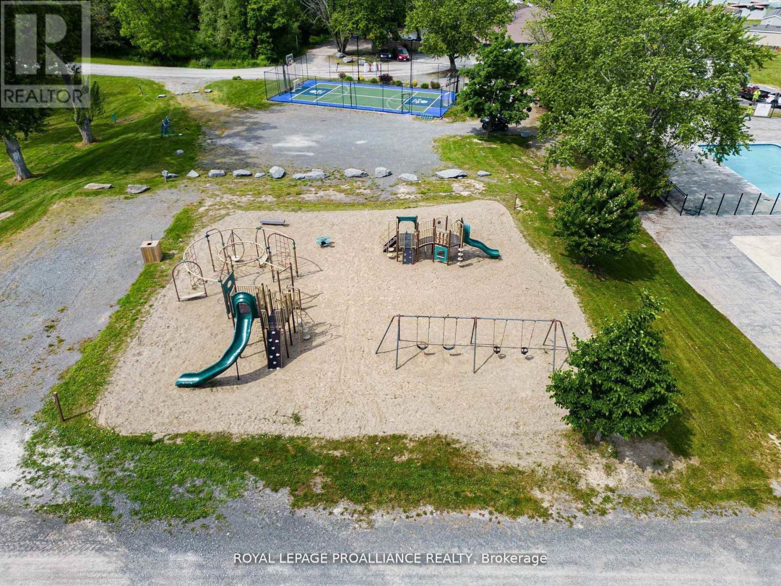 13 Beach View Lane - 486 County Road 18, Prince Edward County (athol Ward), Ontario