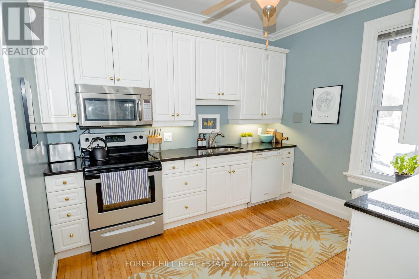 98 Central Avenue, London East (east F), Ontario