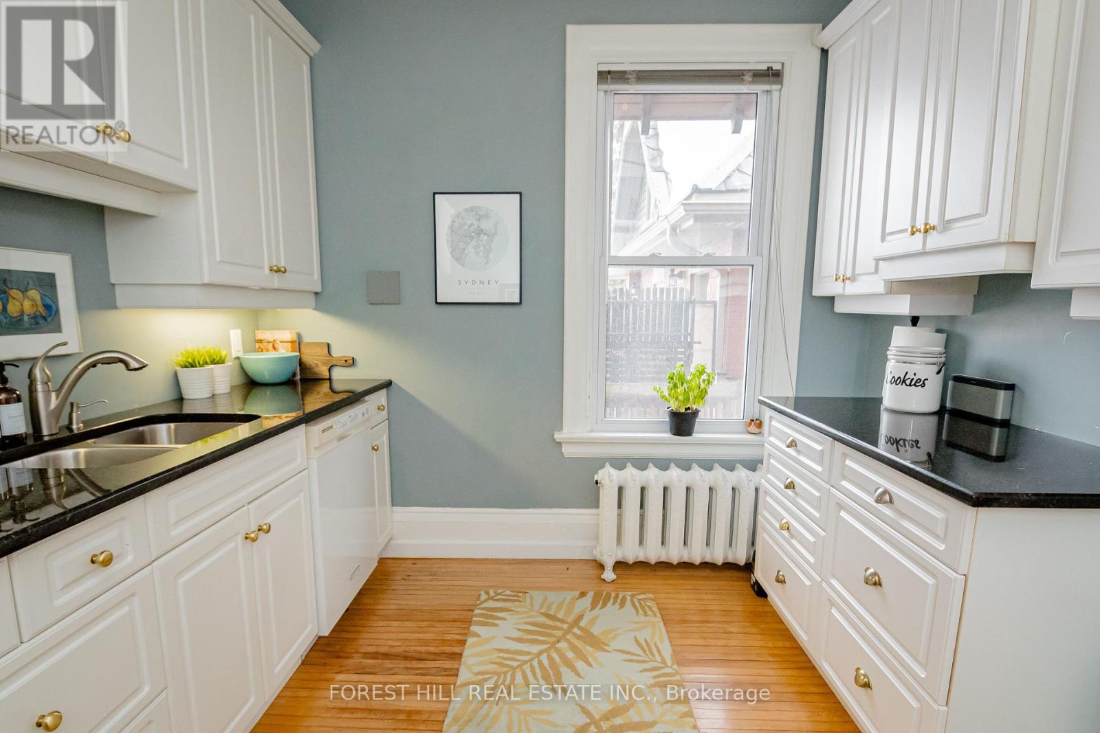 98 Central Avenue, London East (east F), Ontario