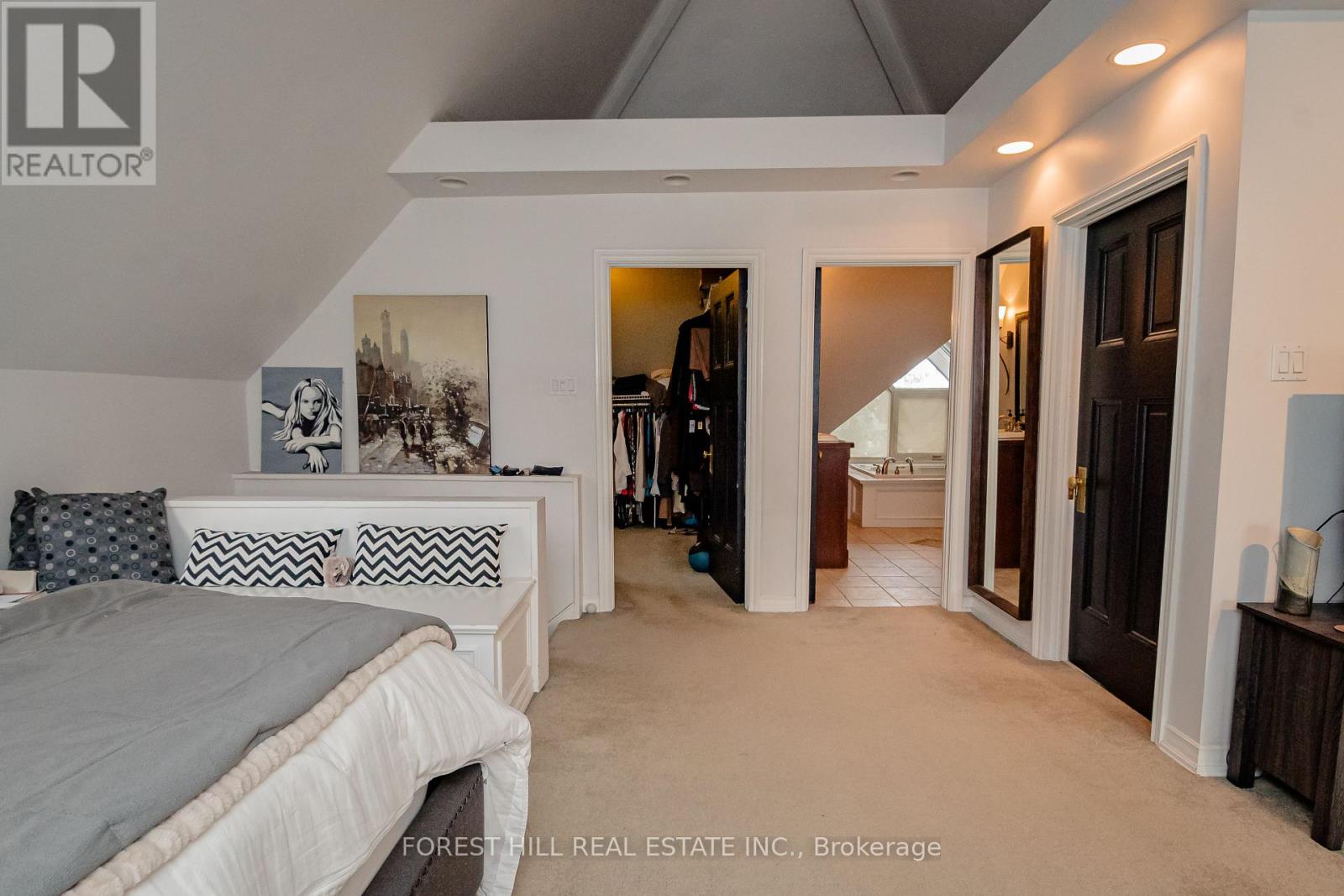 98 Central Avenue, London East (east F), Ontario