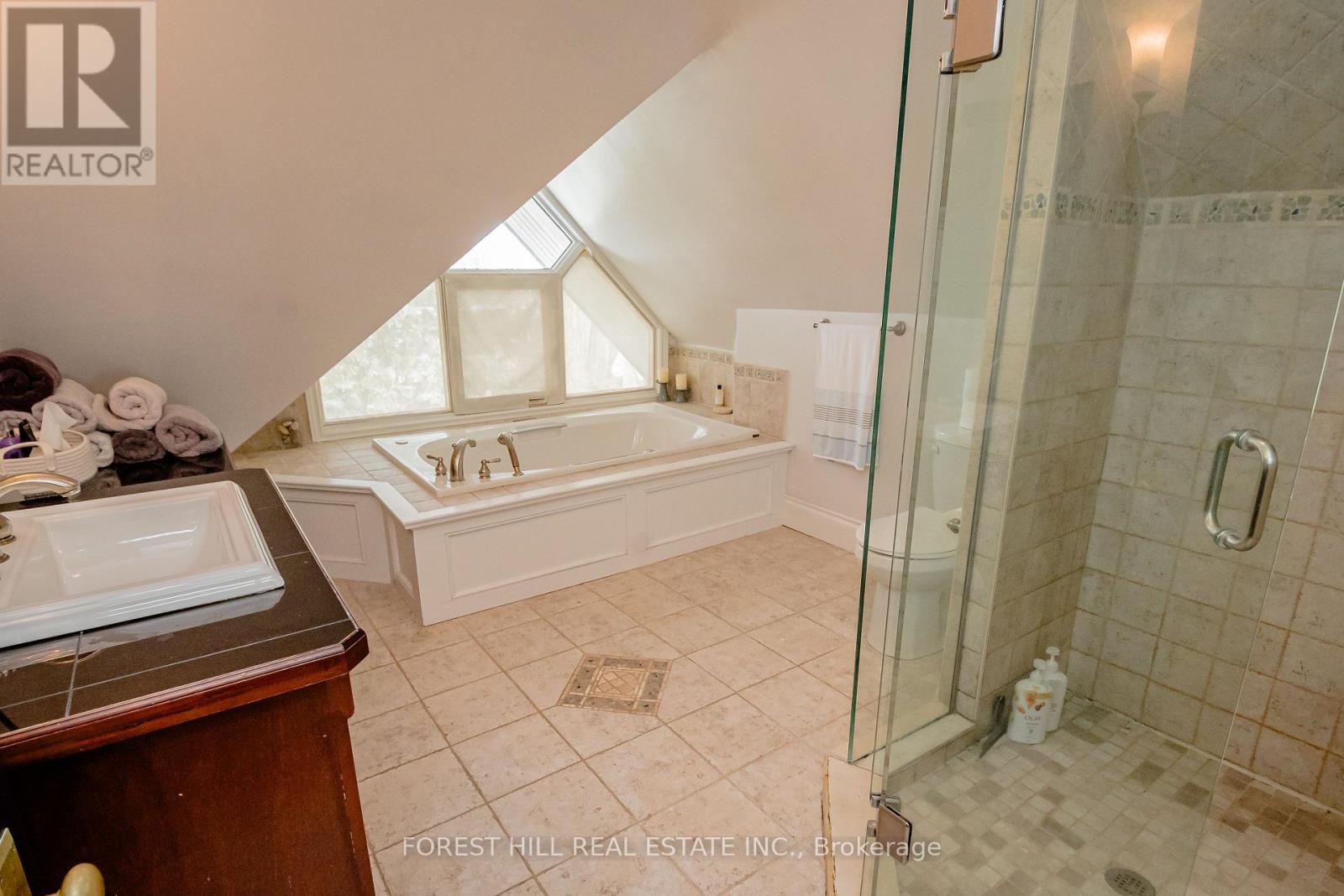 98 Central Avenue, London East (east F), Ontario