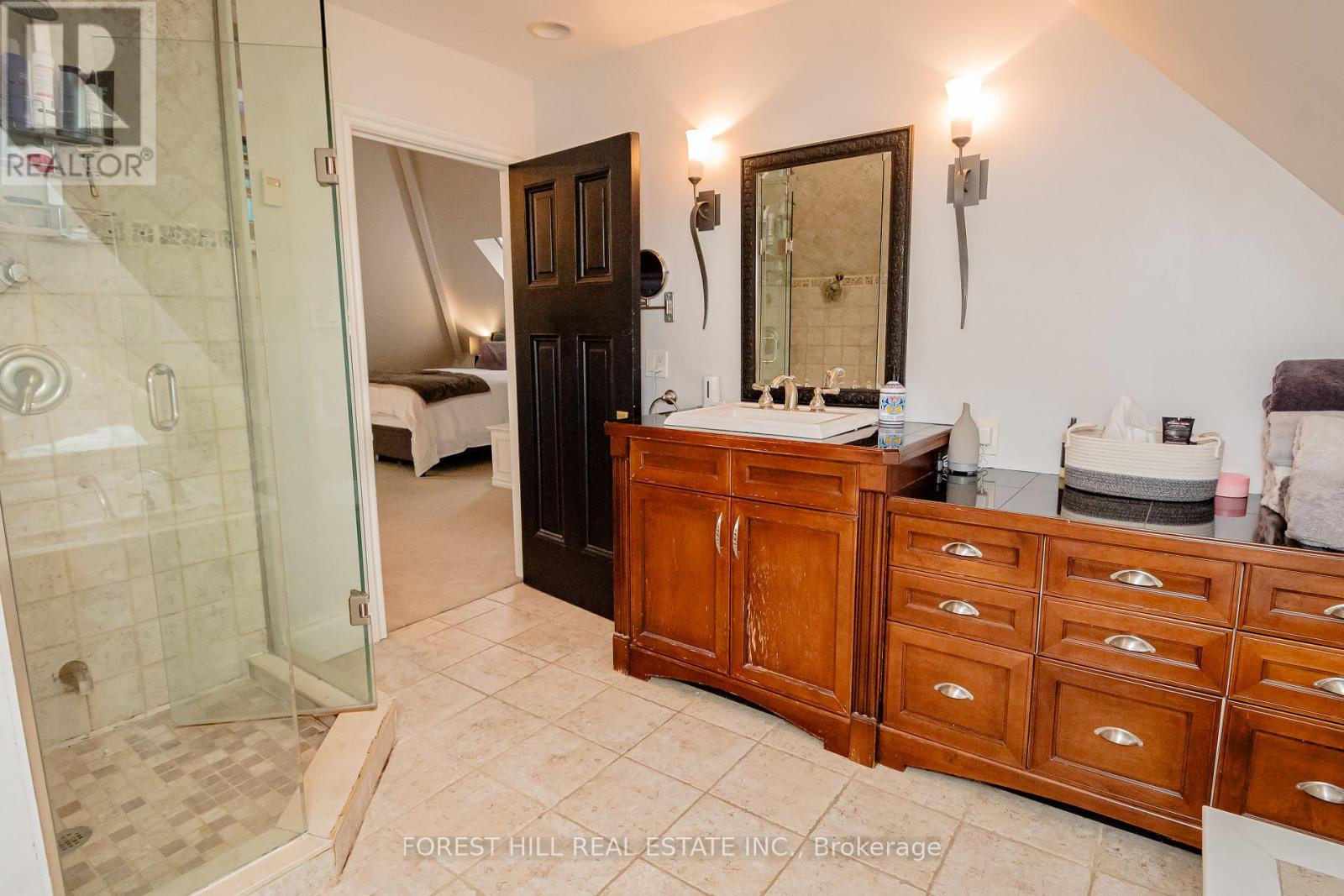 98 Central Avenue, London East (east F), Ontario