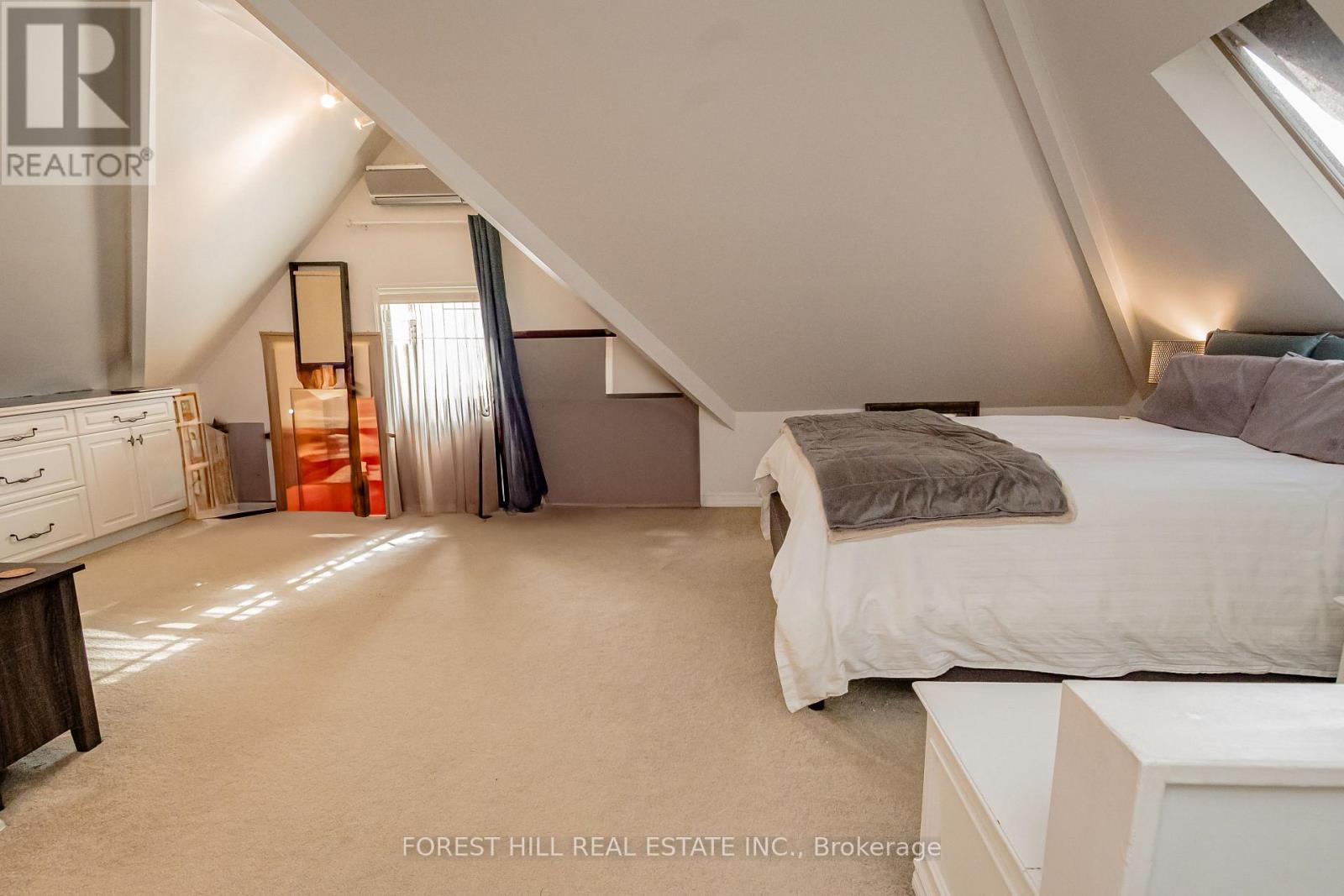 98 Central Avenue, London East (east F), Ontario