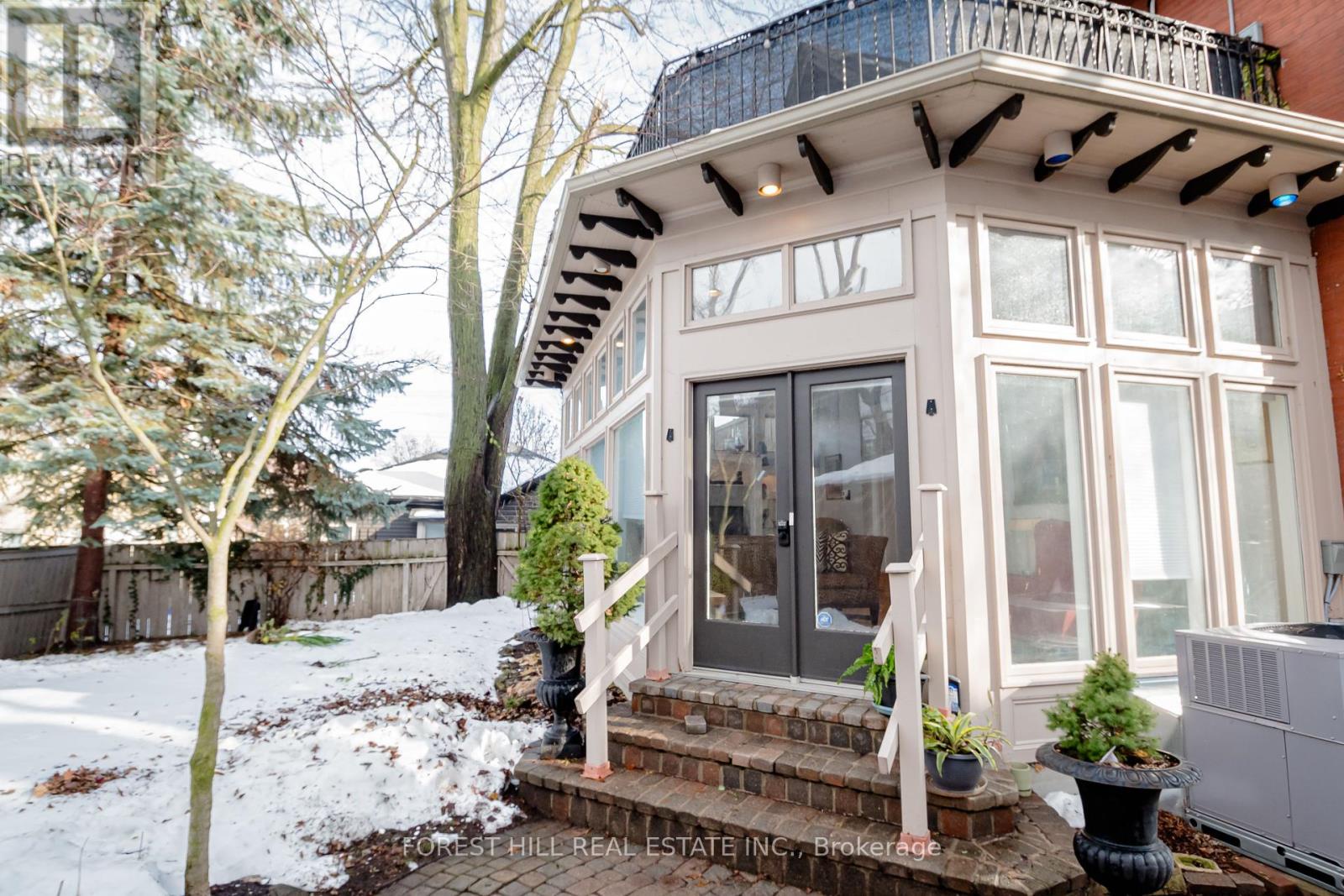 98 Central Avenue, London East (east F), Ontario