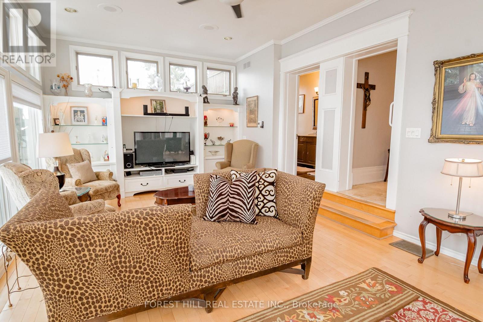 98 Central Avenue, London East (east F), Ontario