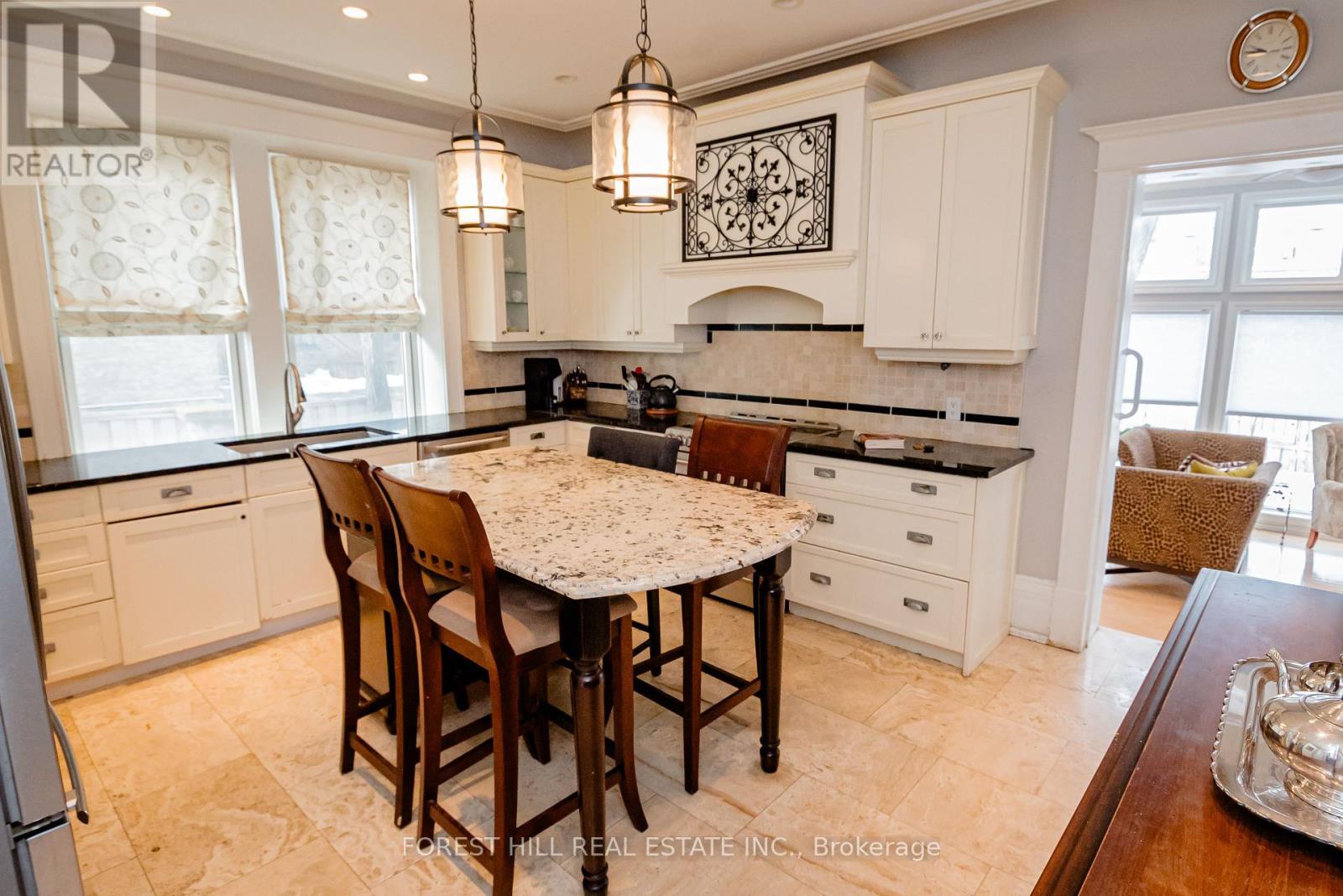 98 Central Avenue, London East (east F), Ontario