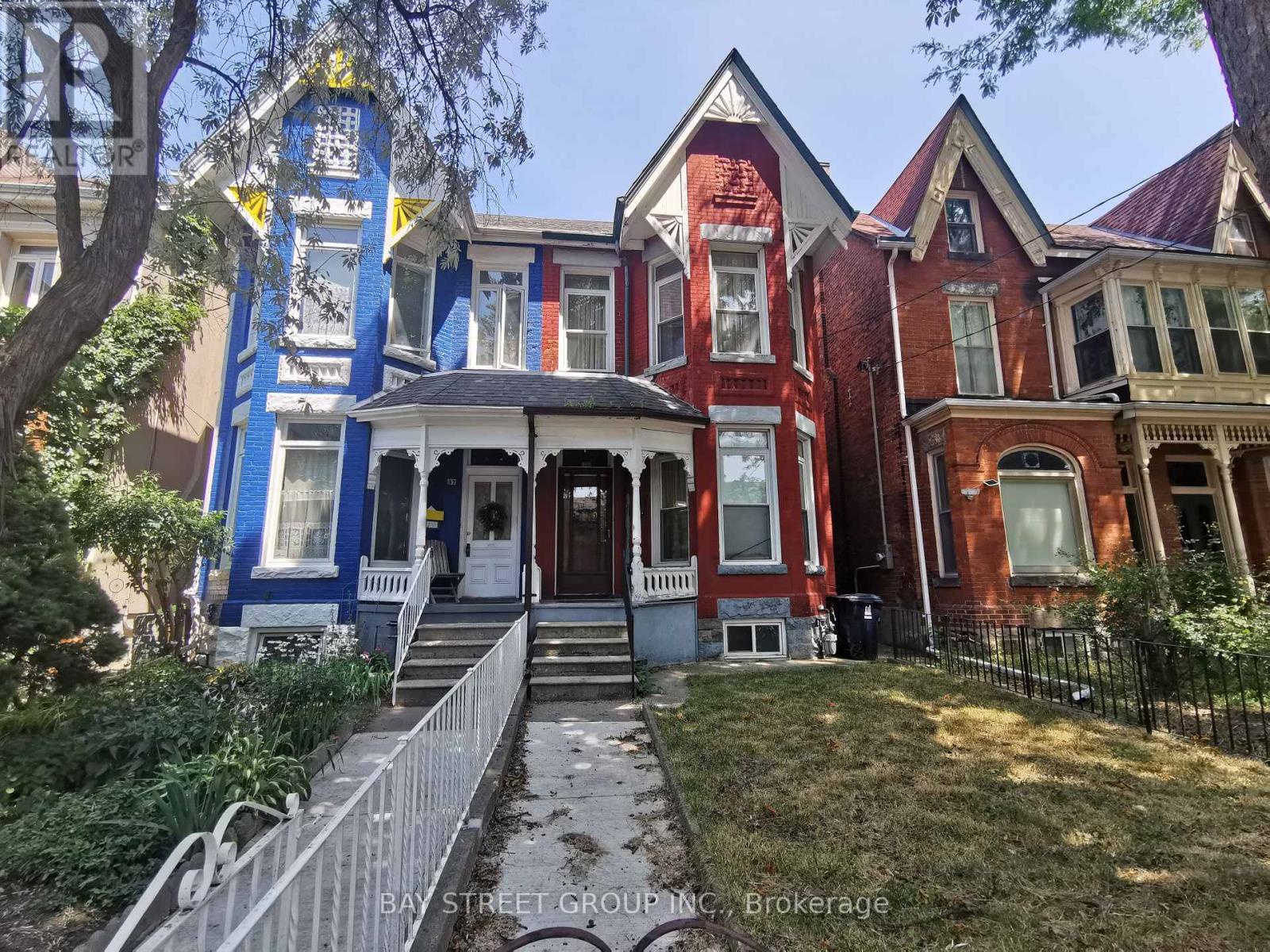 35 Borden Street, Toronto (university), Ontario