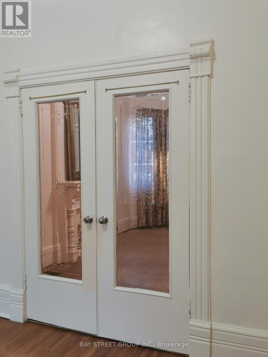 35 Borden Street, Toronto (university), Ontario