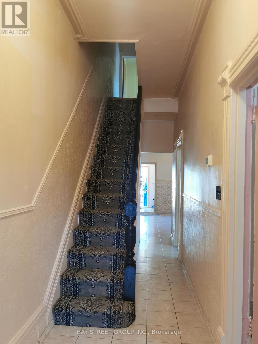 35 Borden Street, Toronto (university), Ontario