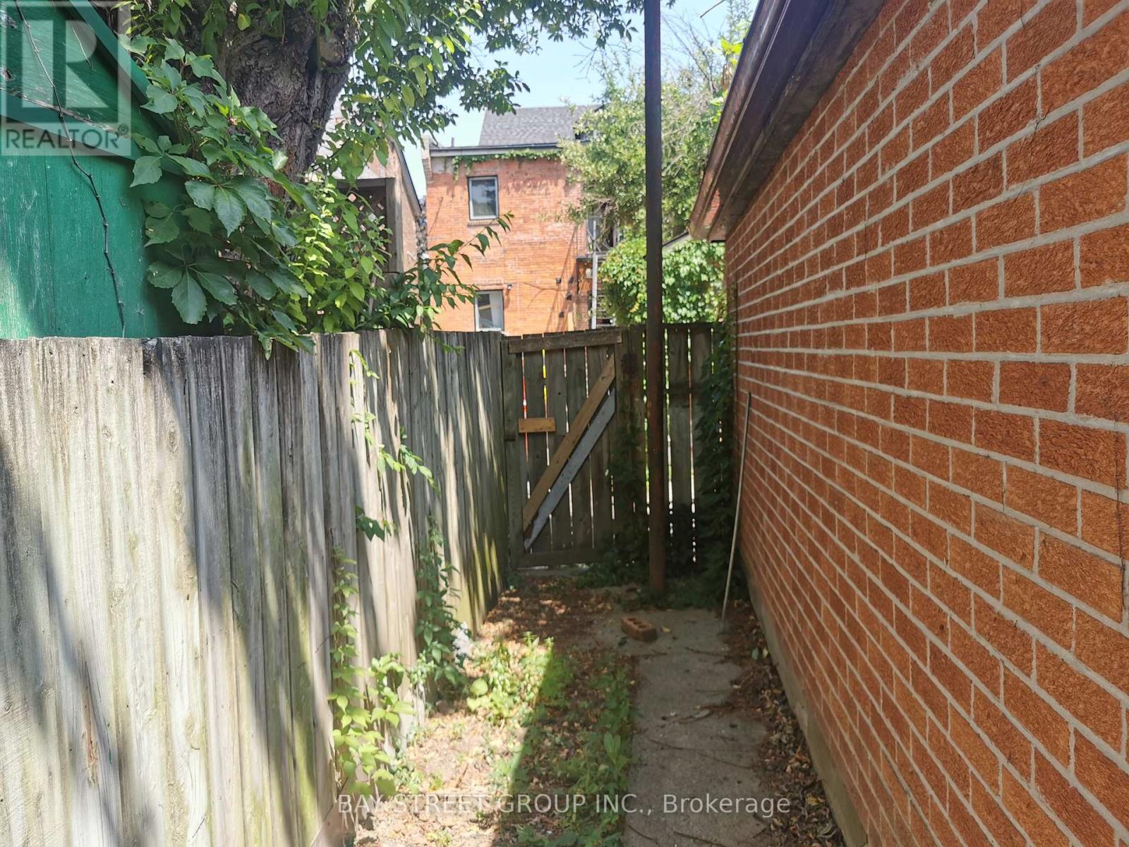 35 Borden Street, Toronto (university), Ontario