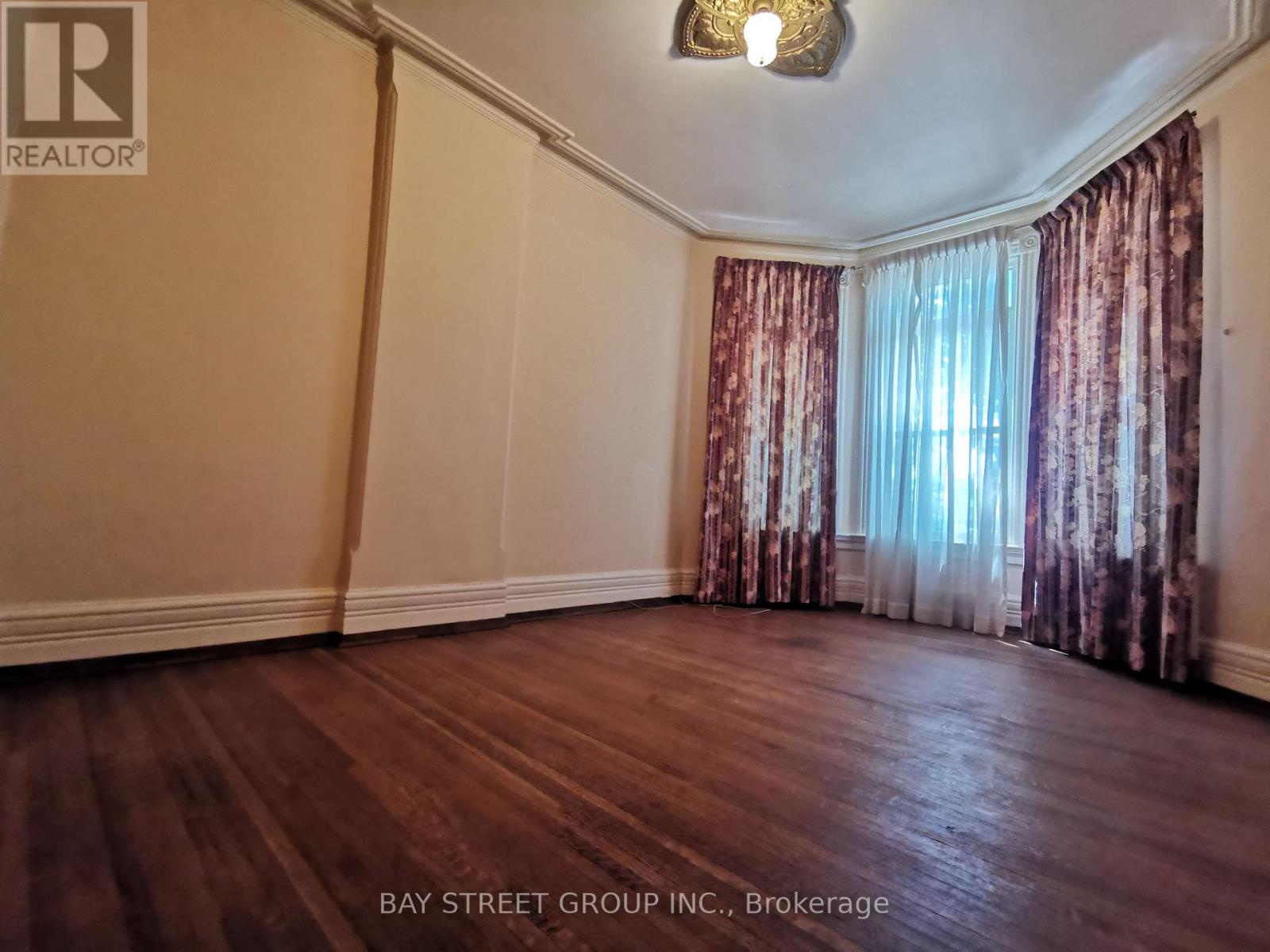 35 Borden Street, Toronto (university), Ontario