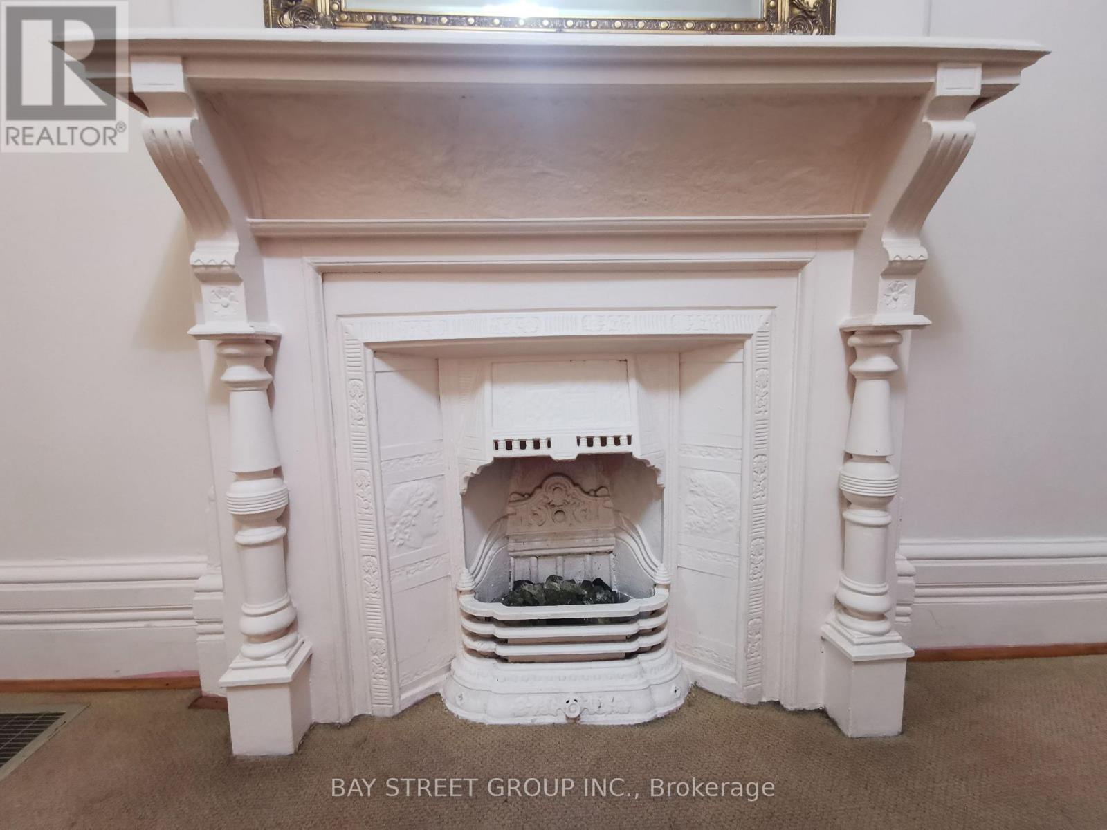 35 Borden Street, Toronto (university), Ontario