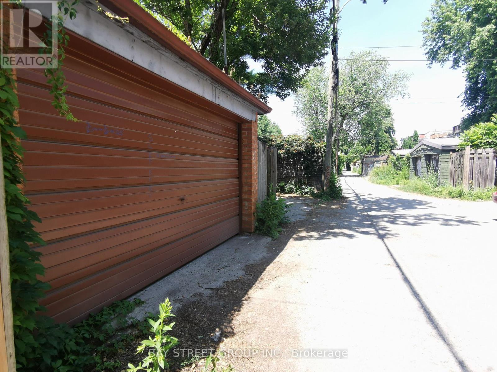 35 Borden Street, Toronto (university), Ontario