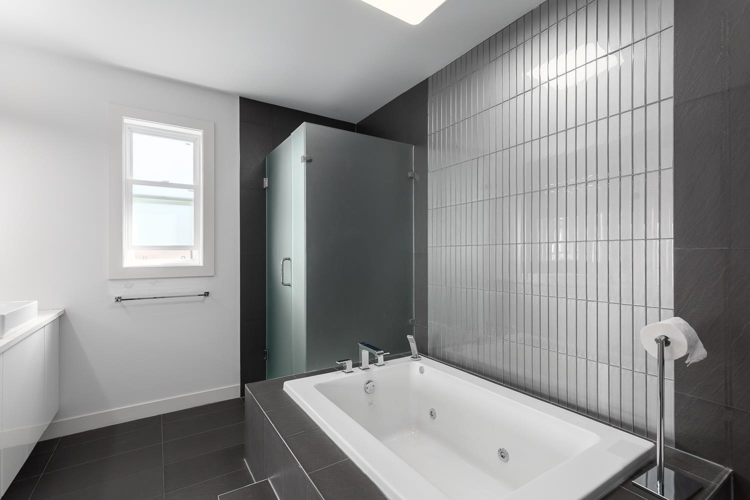 17457 2b Avenue, Surrey, British Columbia