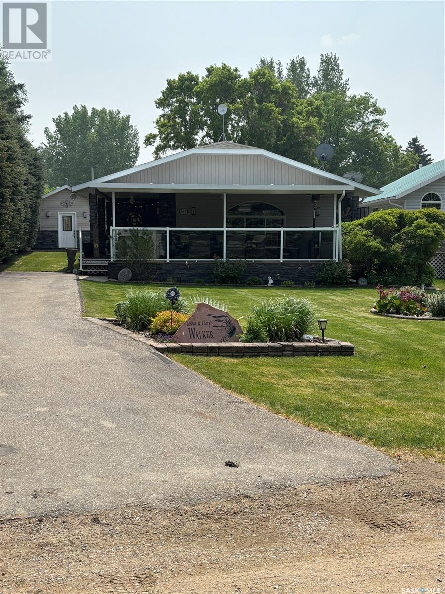 219 Sovereign Crescent, Coteau Beach, Saskatchewan