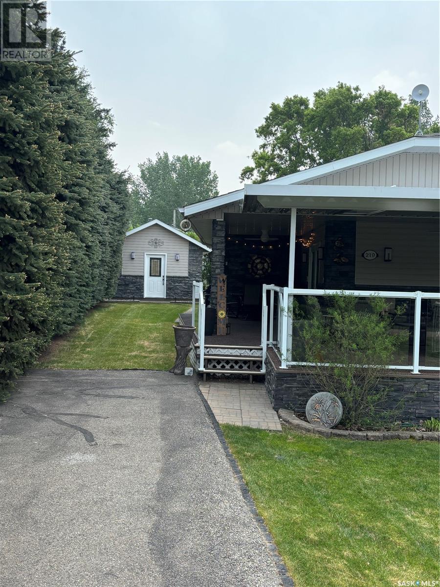 219 Sovereign Crescent, Coteau Beach, Saskatchewan