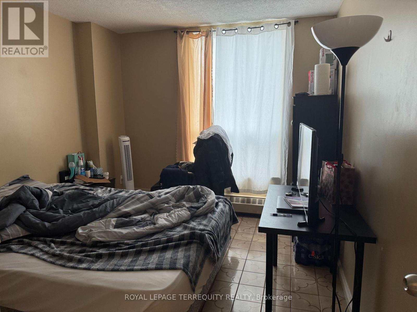 409 - 15 London Green Court, Toronto (glenfield-jane Heights), Ontario