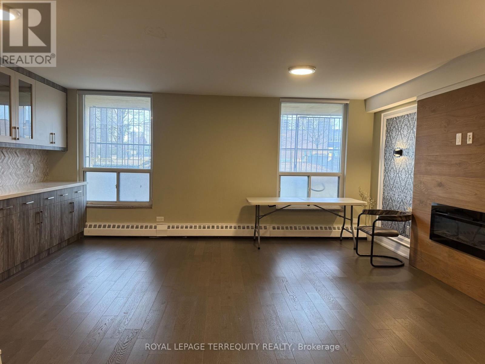 409 - 15 London Green Court, Toronto (glenfield-jane Heights), Ontario