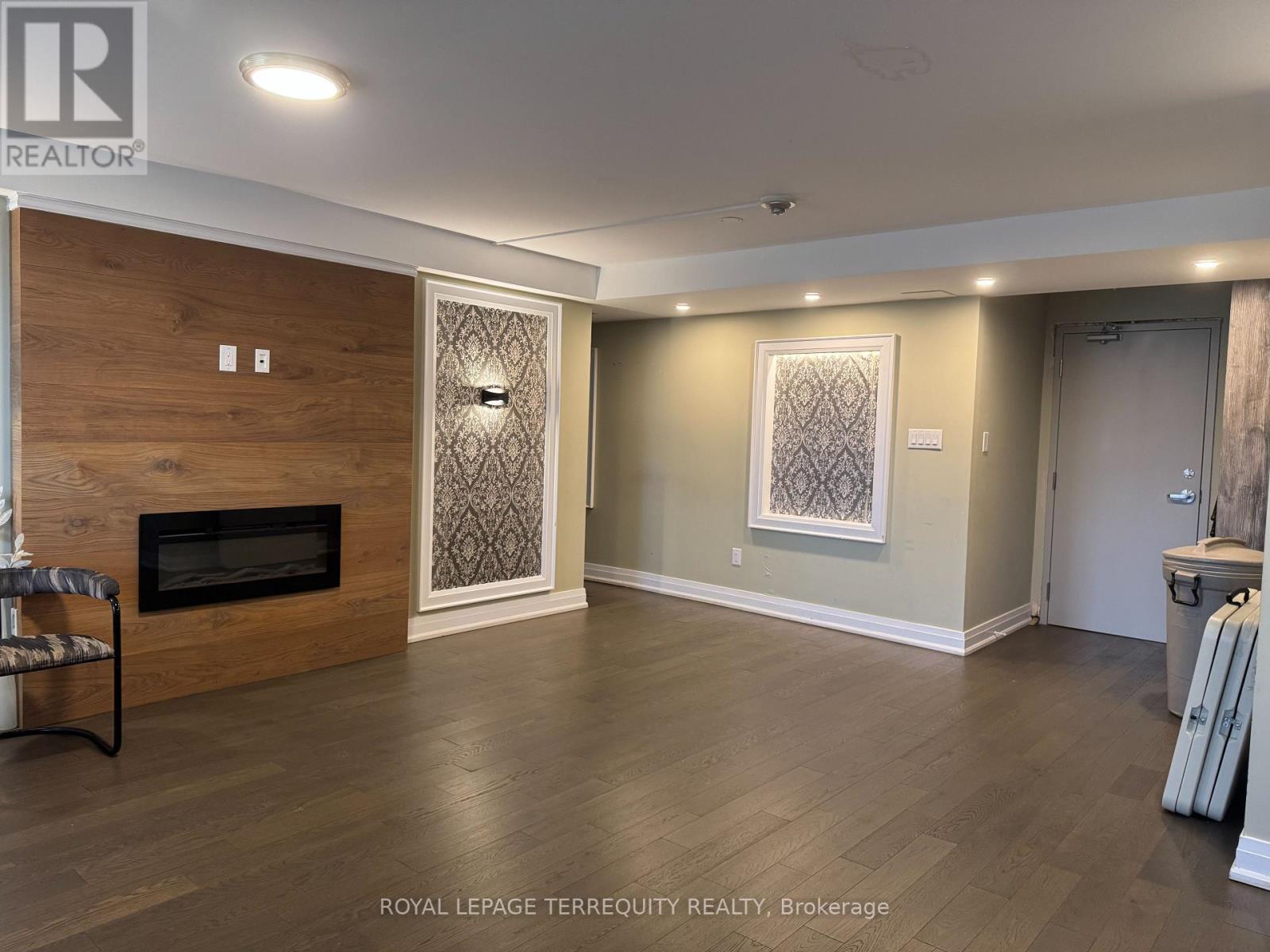 409 - 15 London Green Court, Toronto (glenfield-jane Heights), Ontario