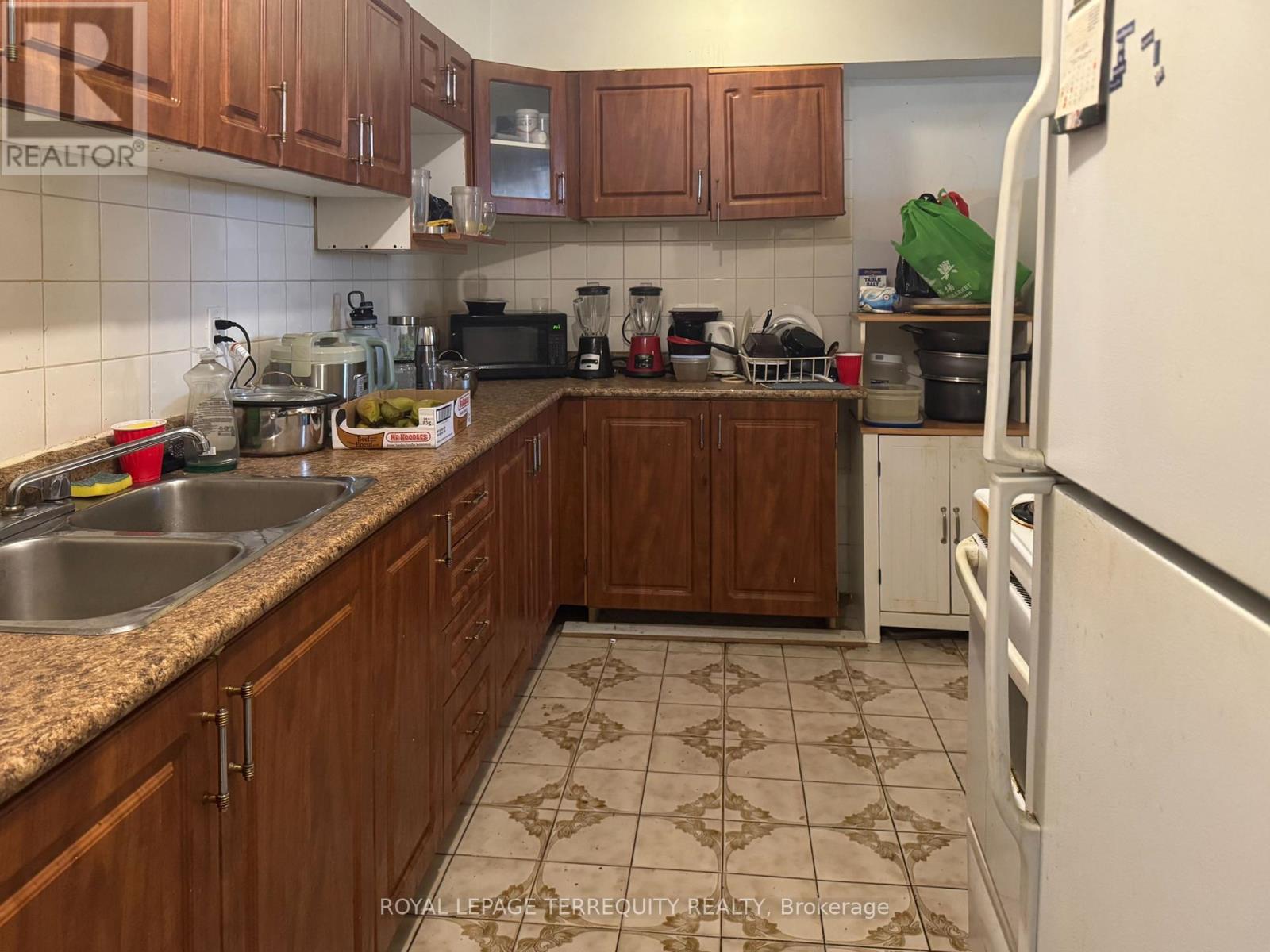 409 - 15 London Green Court, Toronto (glenfield-jane Heights), Ontario