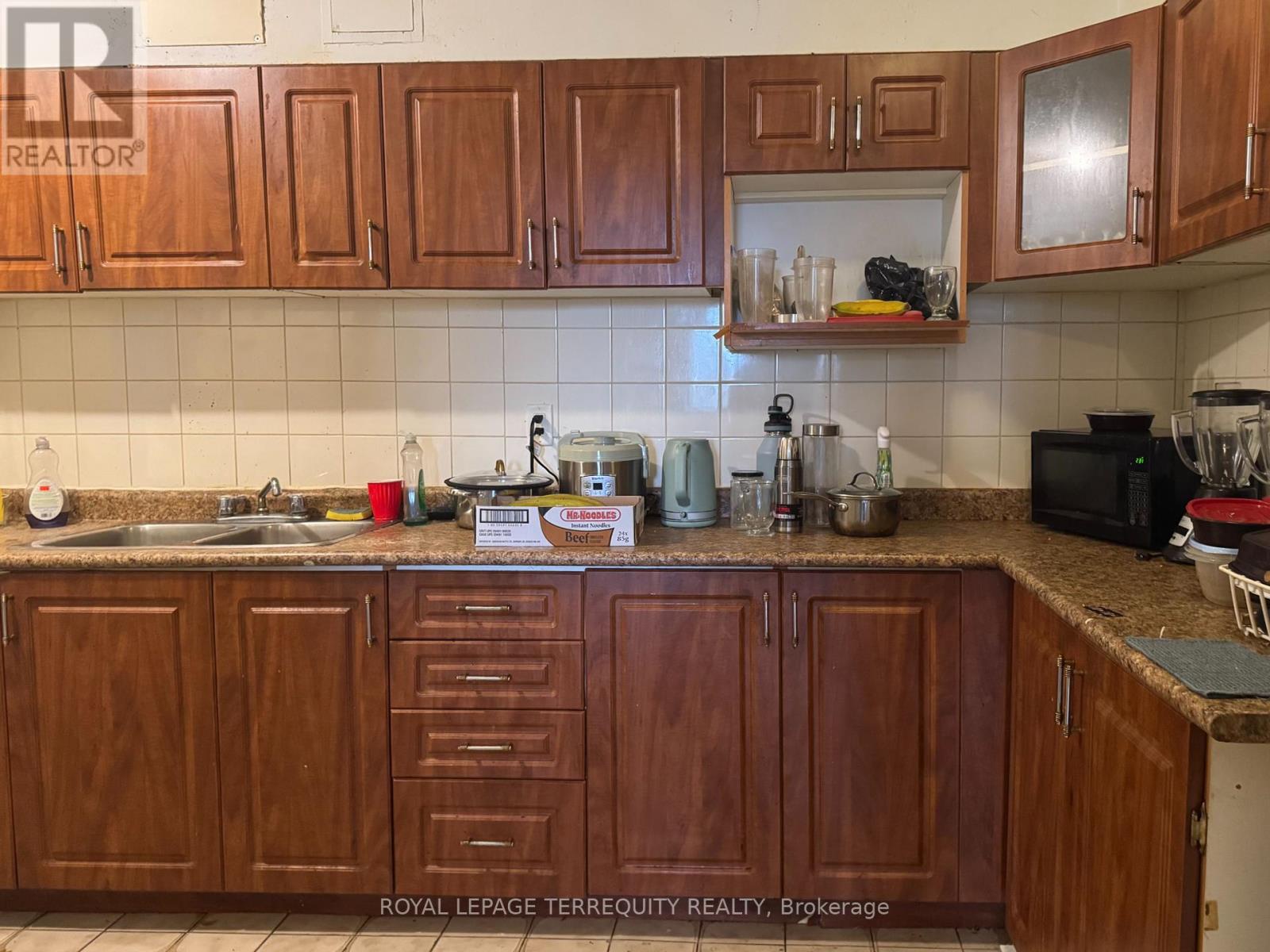 409 - 15 London Green Court, Toronto (glenfield-jane Heights), Ontario