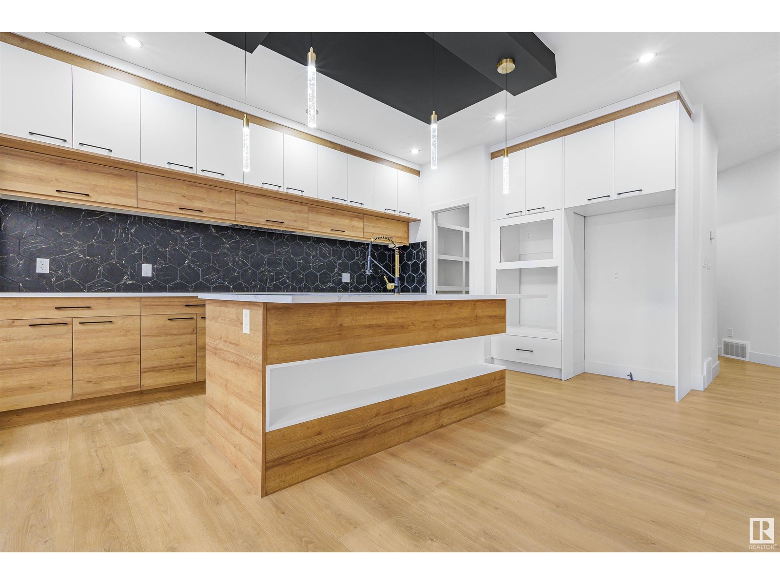 745 Astoria Wy, Devon, Alberta