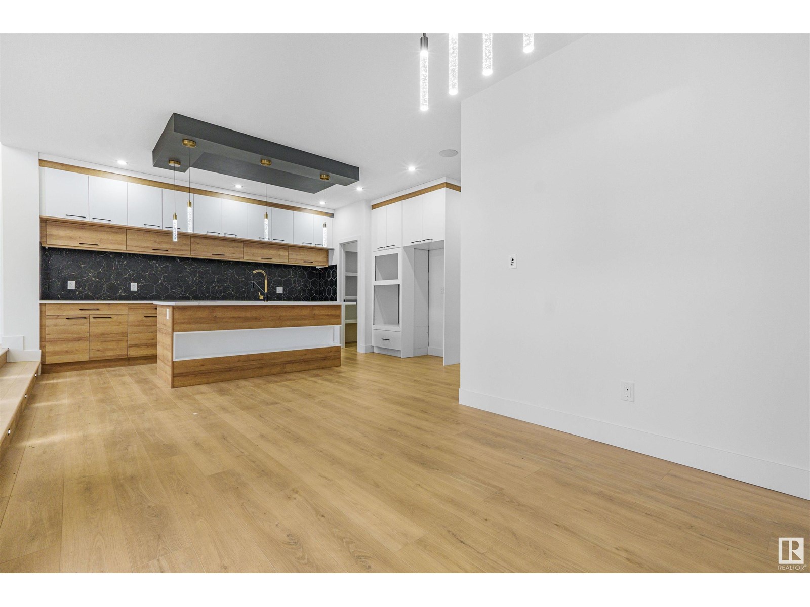 745 Astoria Wy, Devon, Alberta