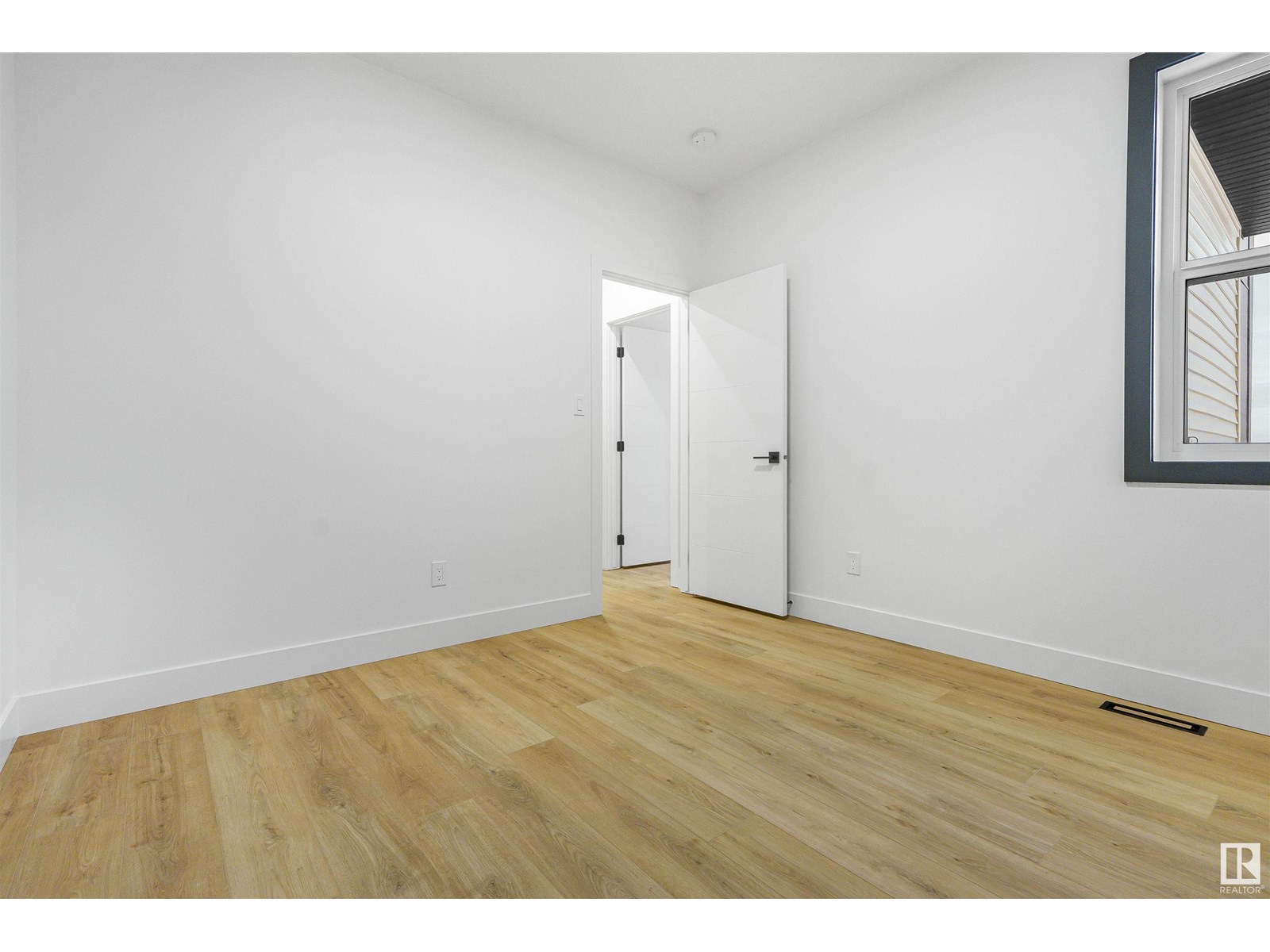 745 Astoria Wy, Devon, Alberta