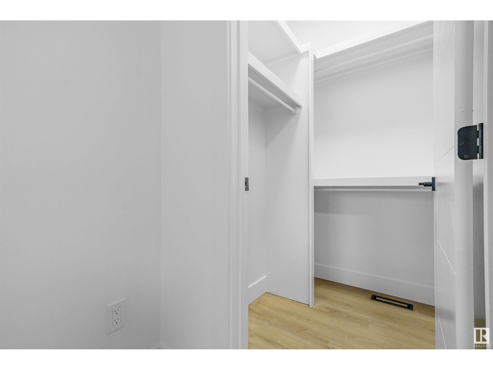 745 Astoria Wy, Devon, Alberta