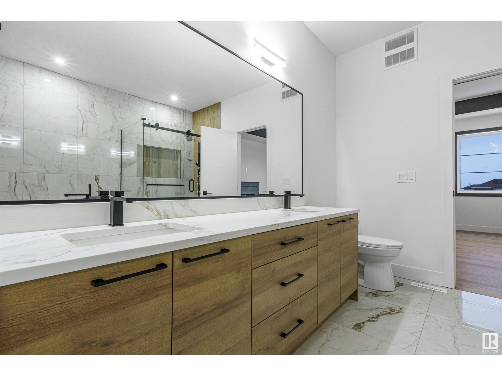 745 Astoria Wy, Devon, Alberta