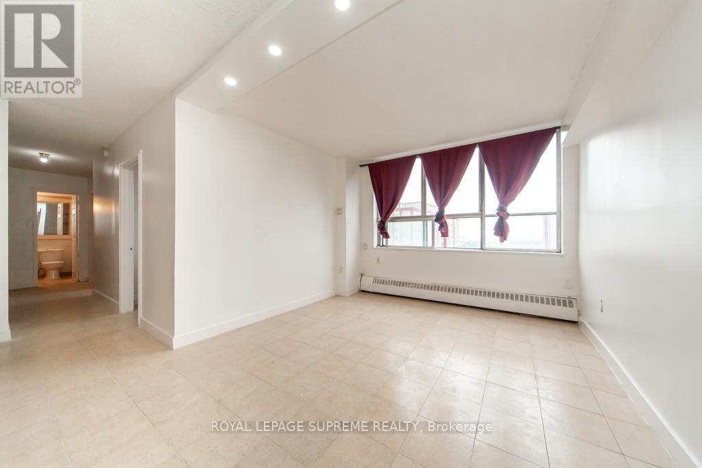 908 - 940 Caledonia Road, Toronto (yorkdale-glen Park), Ontario