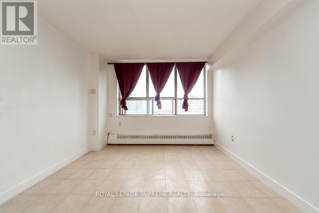 908 - 940 Caledonia Road, Toronto (yorkdale-glen Park), Ontario