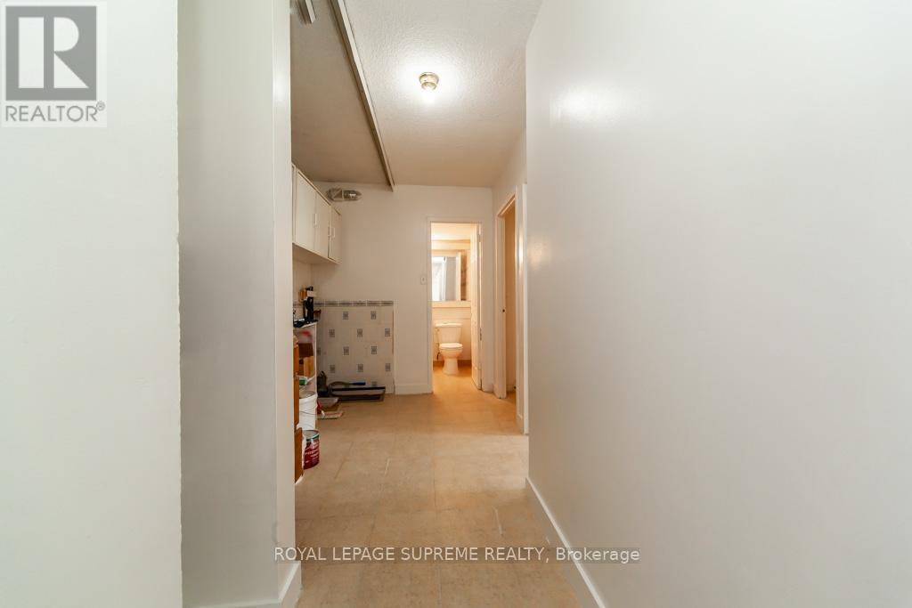 908 - 940 Caledonia Road, Toronto (yorkdale-glen Park), Ontario