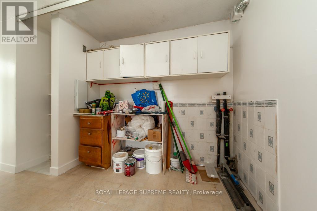 908 - 940 Caledonia Road, Toronto (yorkdale-glen Park), Ontario