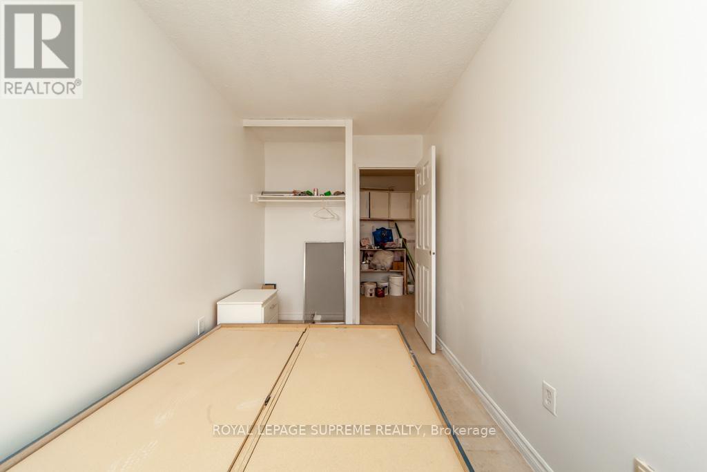 908 - 940 Caledonia Road, Toronto (yorkdale-glen Park), Ontario