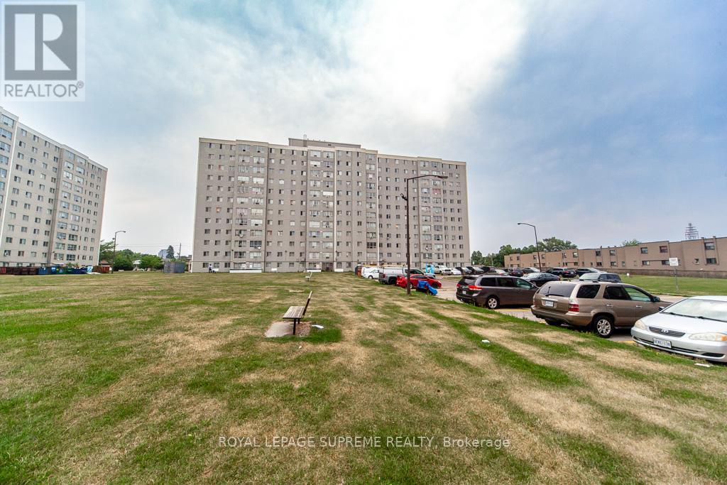 908 - 940 Caledonia Road, Toronto (yorkdale-glen Park), Ontario