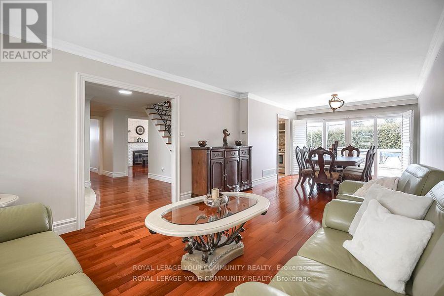 18 Terryellen Crescent, Toronto (markland Wood), Ontario