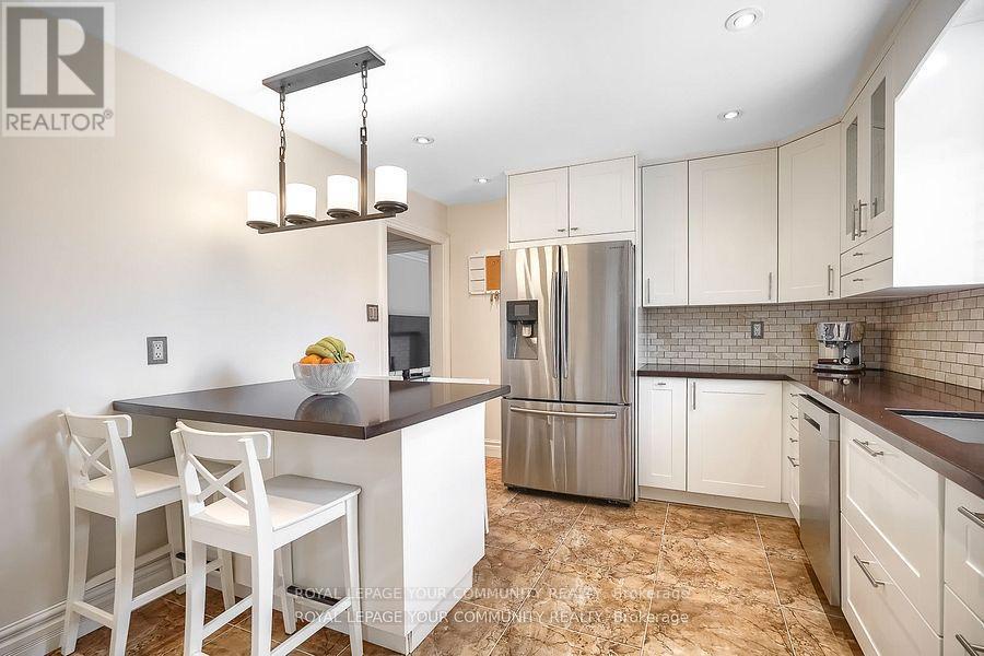 18 Terryellen Crescent, Toronto (markland Wood), Ontario