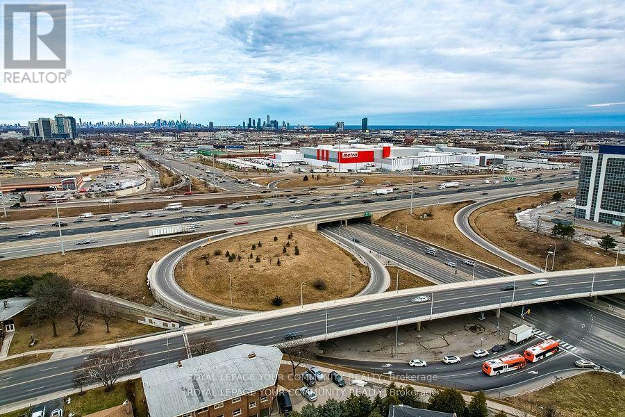 18 Terryellen Crescent, Toronto (markland Wood), Ontario