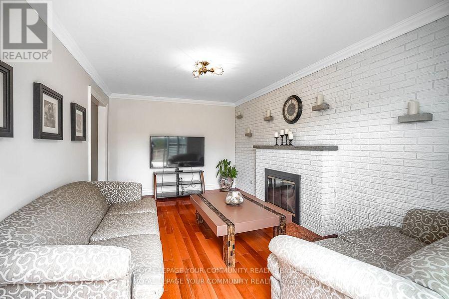 18 Terryellen Crescent, Toronto (markland Wood), Ontario