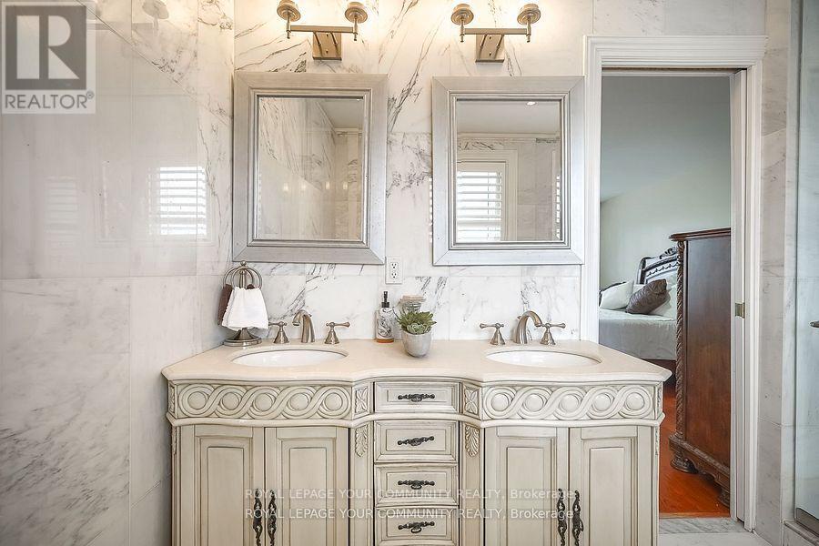 18 Terryellen Crescent, Toronto (markland Wood), Ontario