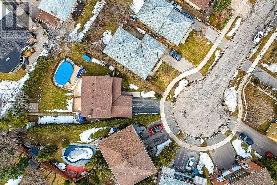 18 Terryellen Crescent, Toronto (markland Wood), Ontario