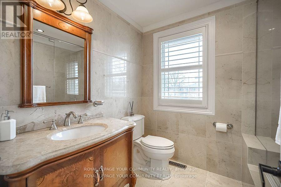 18 Terryellen Crescent, Toronto (markland Wood), Ontario