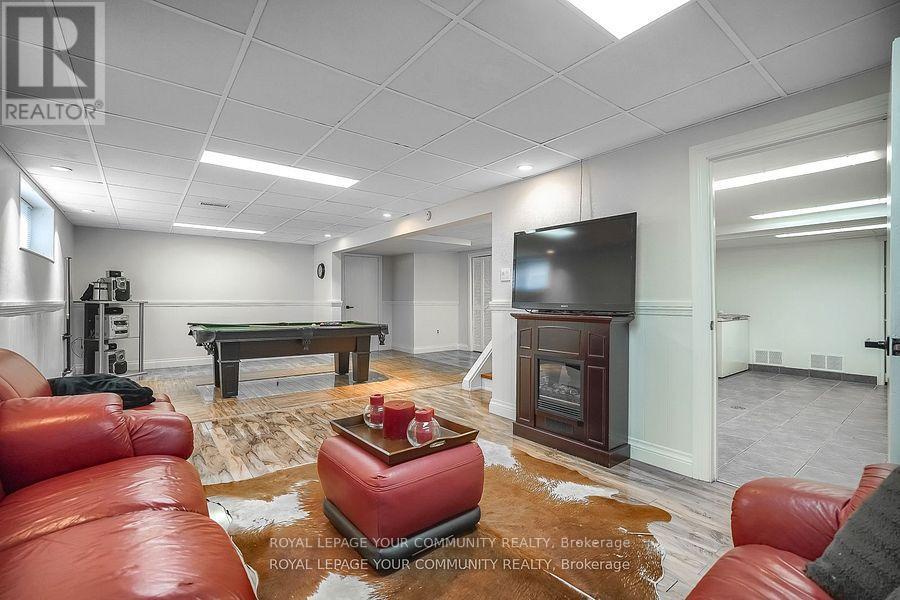 18 Terryellen Crescent, Toronto (markland Wood), Ontario