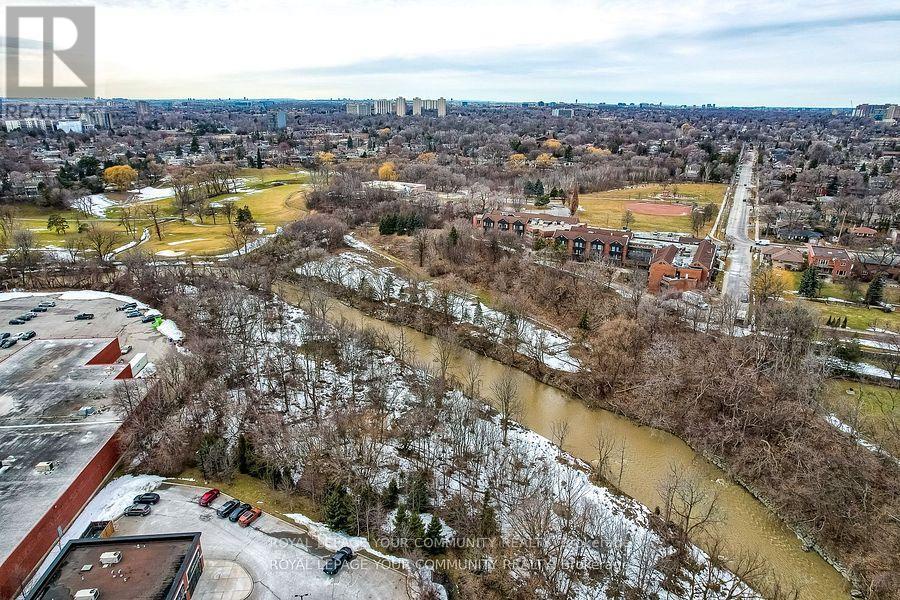 18 Terryellen Crescent, Toronto (markland Wood), Ontario